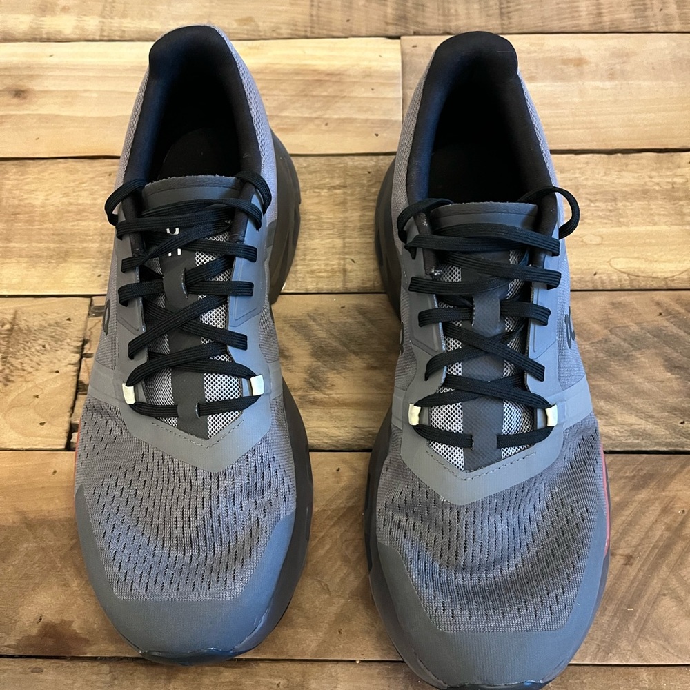 On Cloudpulse Rock Chili. Men Size 10. (3MD30062390)